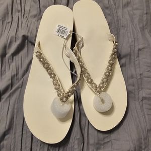 NWT David's Bridal Ivory Wedding Flop Flops